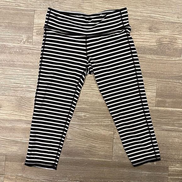 Athleta Pants - Athleta | Striped Crop Leggings | Size Medium